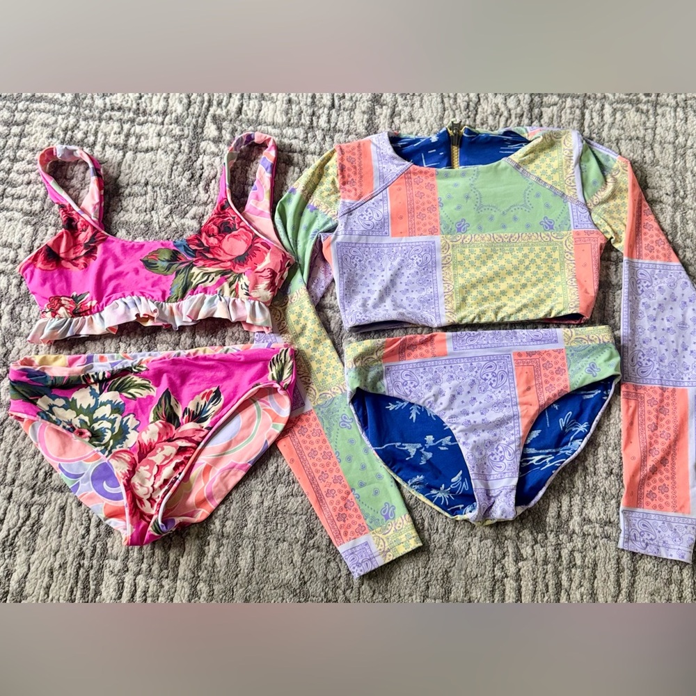 Maaji girls bathing suit bundle 
Size 8 years old
Missing tags
Great condition